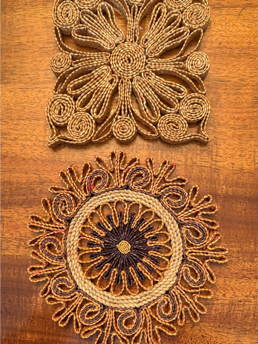 2-pc Woven Straw Trivets 6 1/2”
